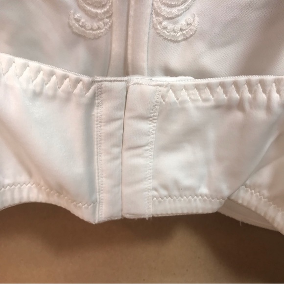 Lilyette White Full Coverage Minimizer Non-Padded Underwire Bra 0417 Size 44D - Picture 11 of 13